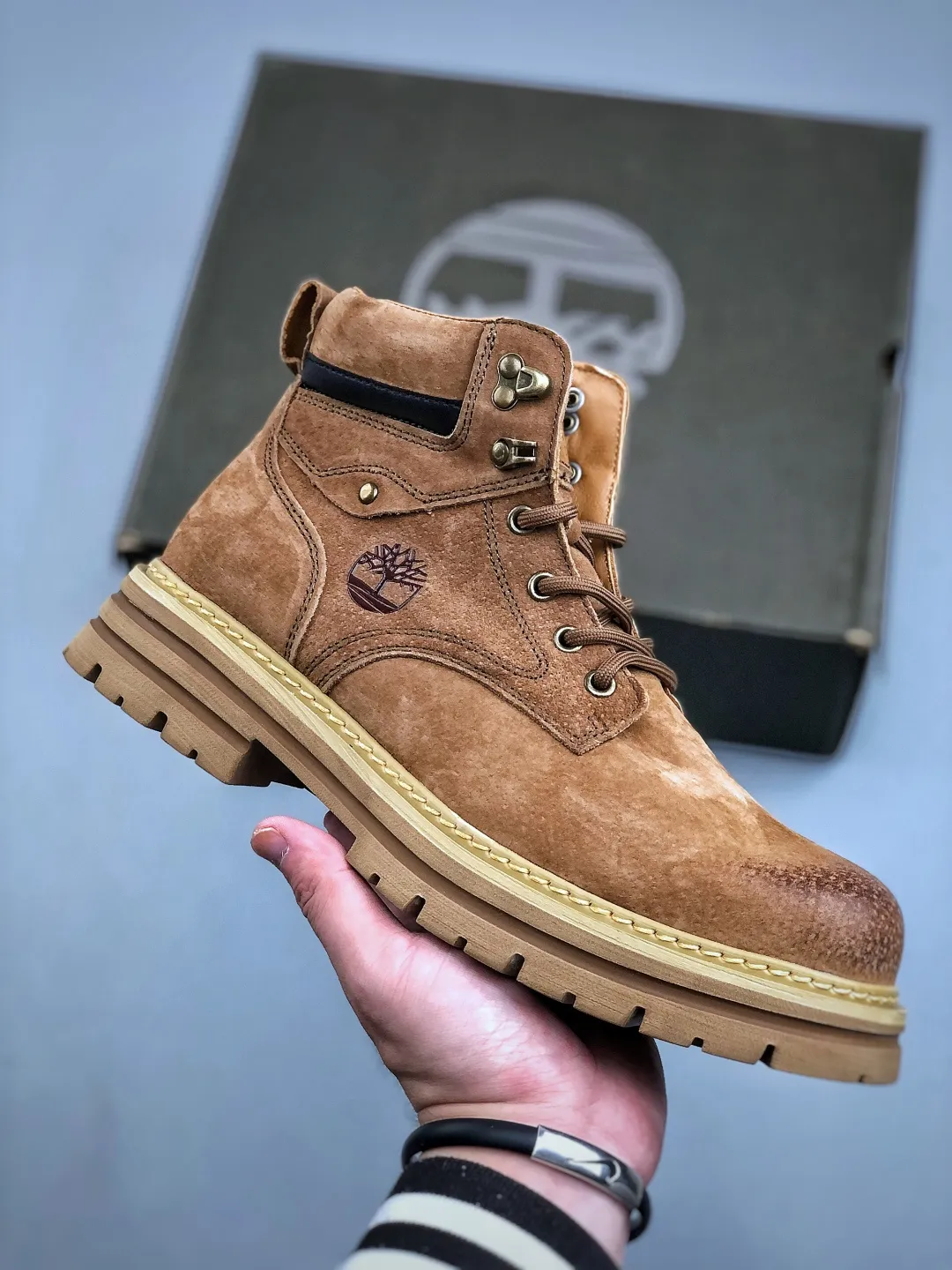 💰440 supports store K T/ Timberland classic 25ss new high-top, classic re-creation, new upgrade, Guangdong factory quality, original box and original packaging. The fabric is made of top Italian frosted cowhide, with anti-odor and anti-corrosion genuine leather latex insoles to give you a perfect wearing experience. Quality is exquisite and durable. A must-have for sportsmen. Specializes in not looking handsome. High-quality and first-class foot feel. Exclusive supply. Size: 39-44